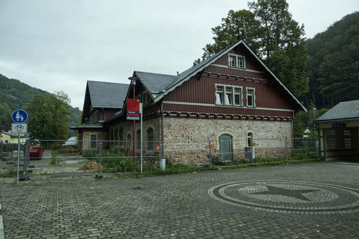 Picture of the Station Building of the Train Station "Tharandt" currently being renovated.