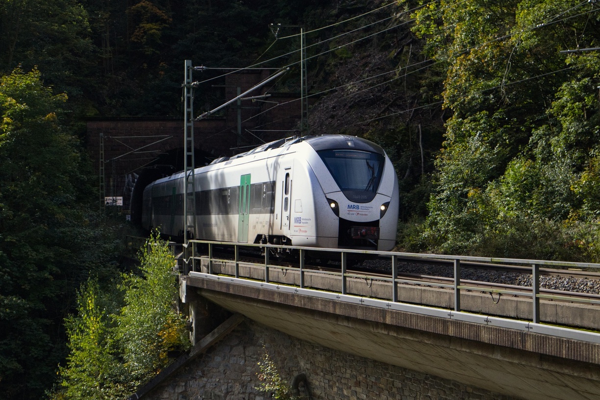 While the tunnel is still there, its appearance has changed a bit with the expansion of 1964/65. And obviously, the trains runing through have also changed completly.